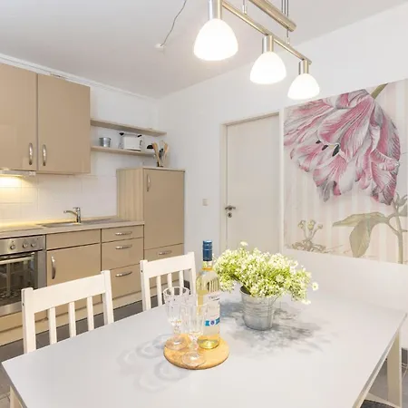 Ferienwohnung Die 2 *